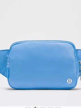 Lululemon Everywhere Belt Bag Large 2L in Ocean Wave/Silver